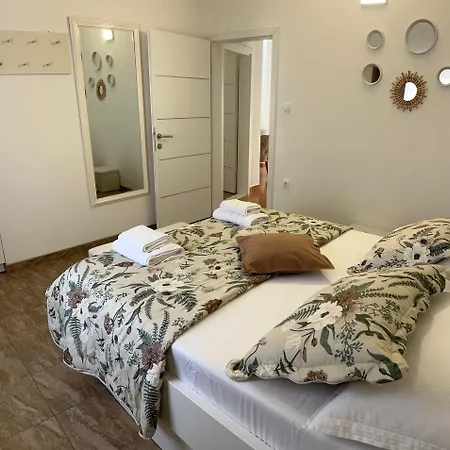 Apartment Sea Life